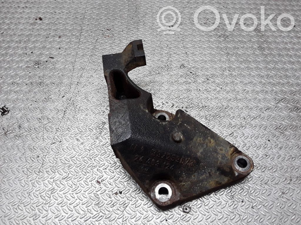Opel Meriva A Engine mounting bracket 