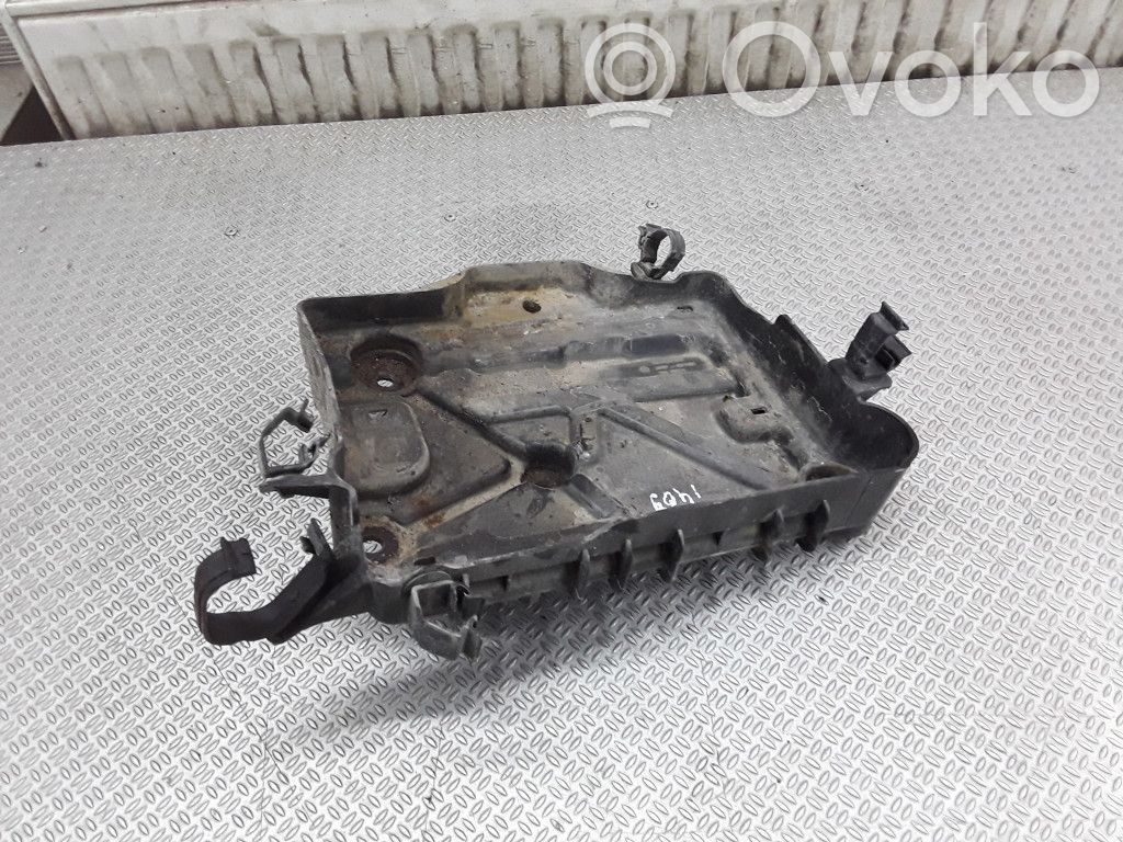 Fiat Grande Punto Akumuliatoriaus tvirtinimo padas 