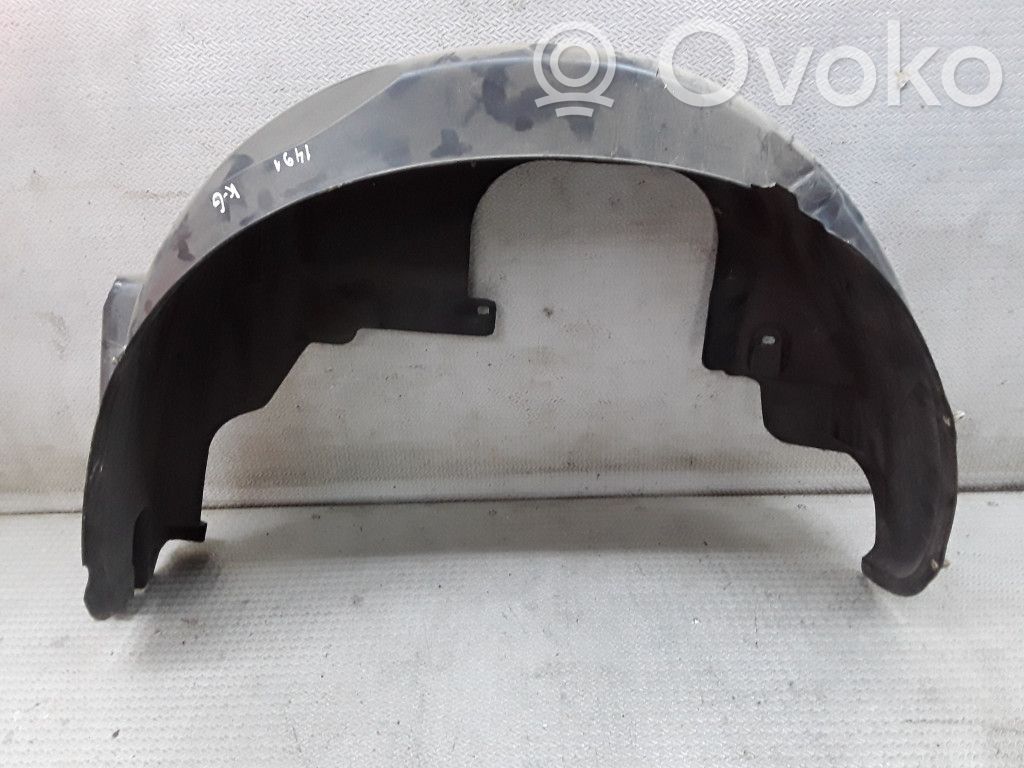 Rear arch fender liner splash guards