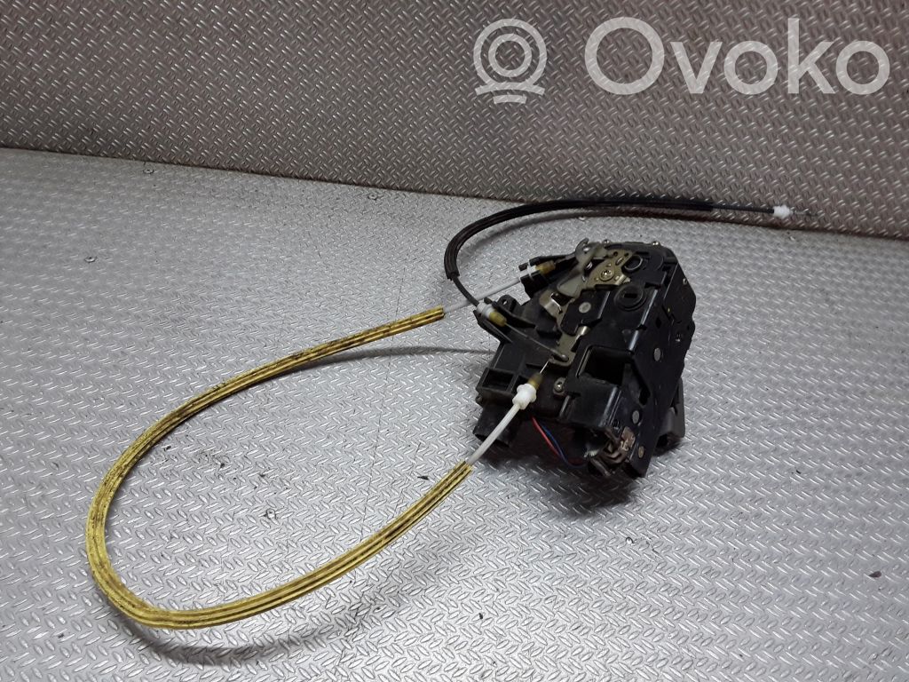 Cerradura de puerta trasera   4B0839016B