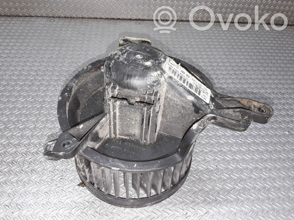 Mazā radiatora ventilators   030668Q