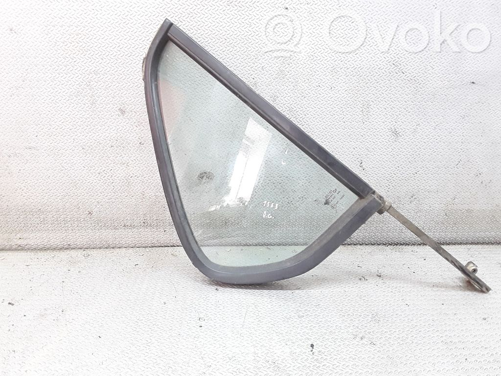 Rear vent window glass