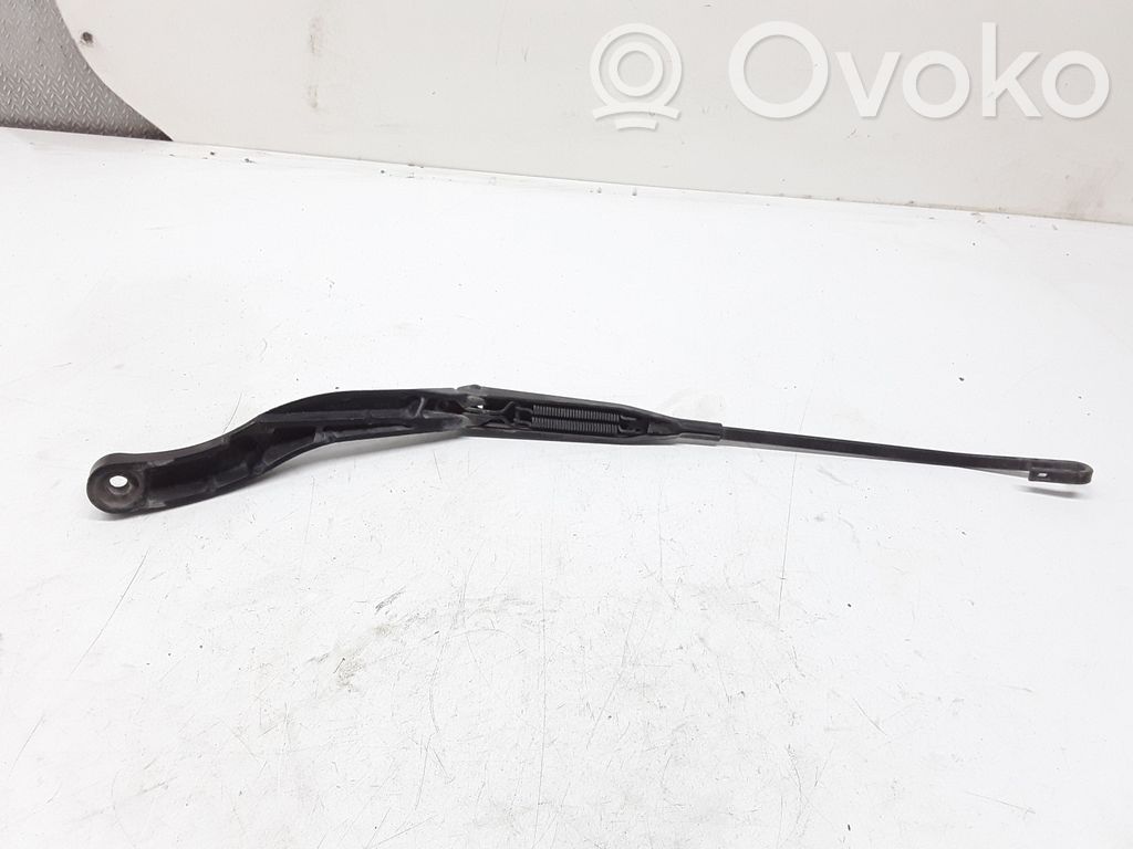 Audi A8 S8 D2 4D Front wiper blade arm 