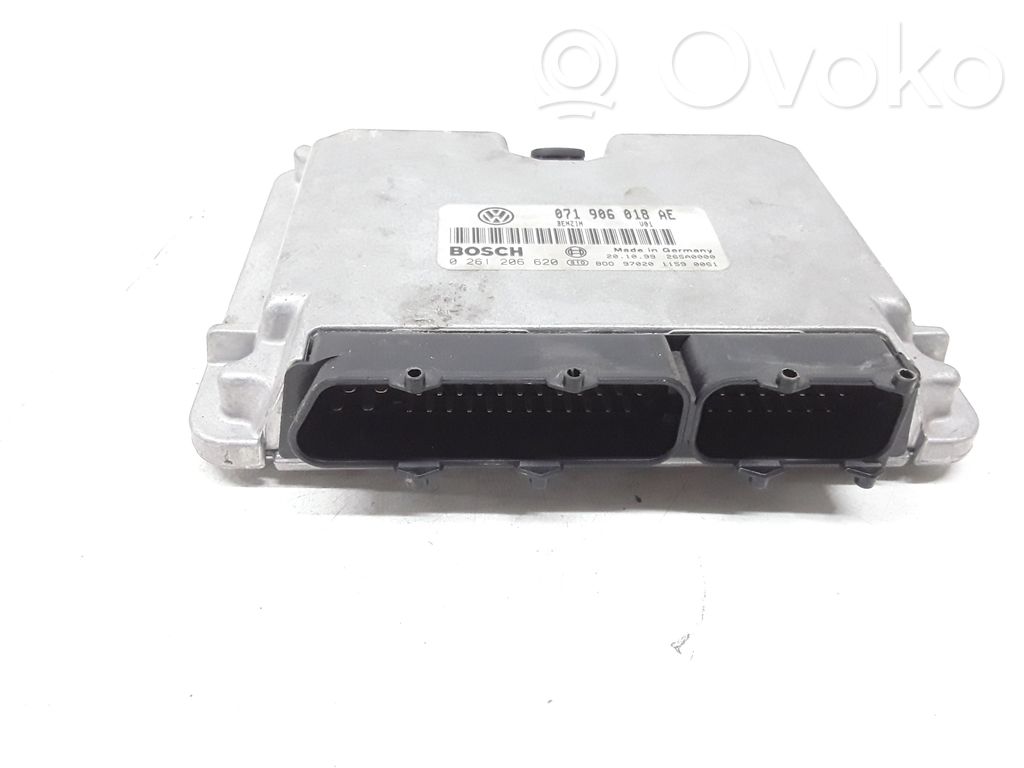 Volkswagen PASSAT B5 Engine control unit/module 