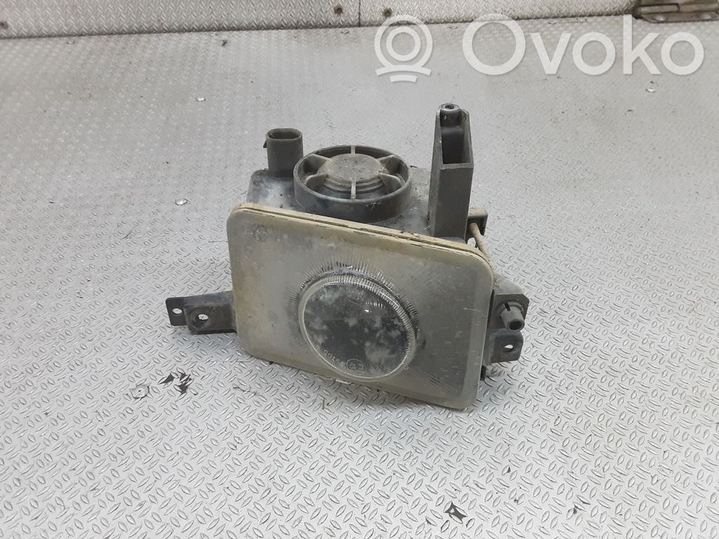 Miglas lukturis priekšā   90534968