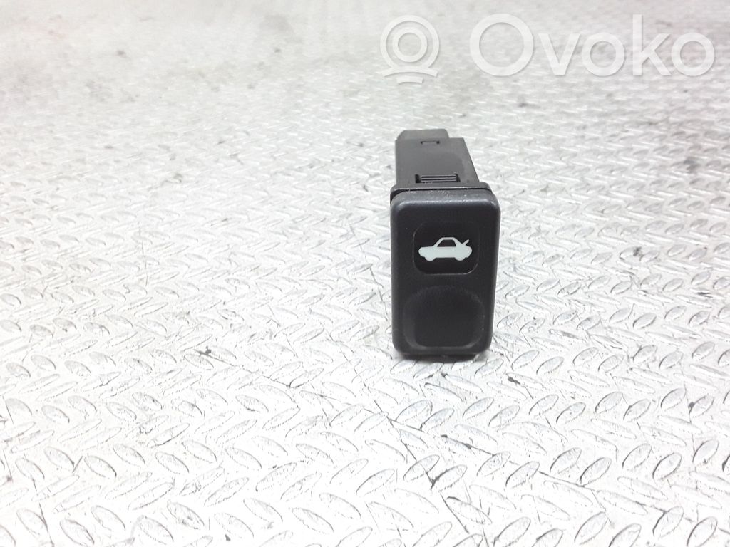 Tailgate opening switch   970318