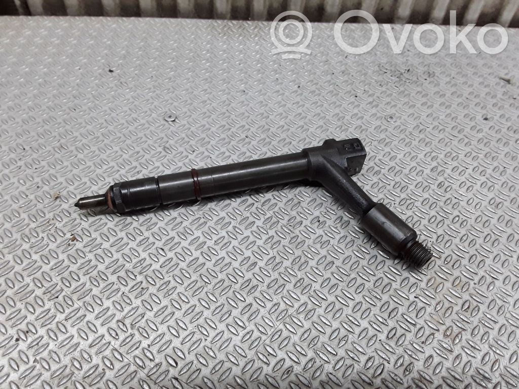 Inyector de combustible   TJBB01901D
