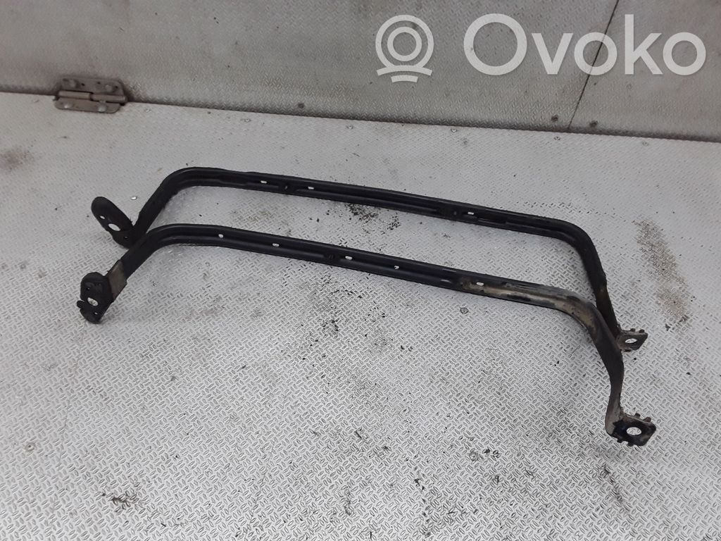 Sangle de réservoir de carburant
