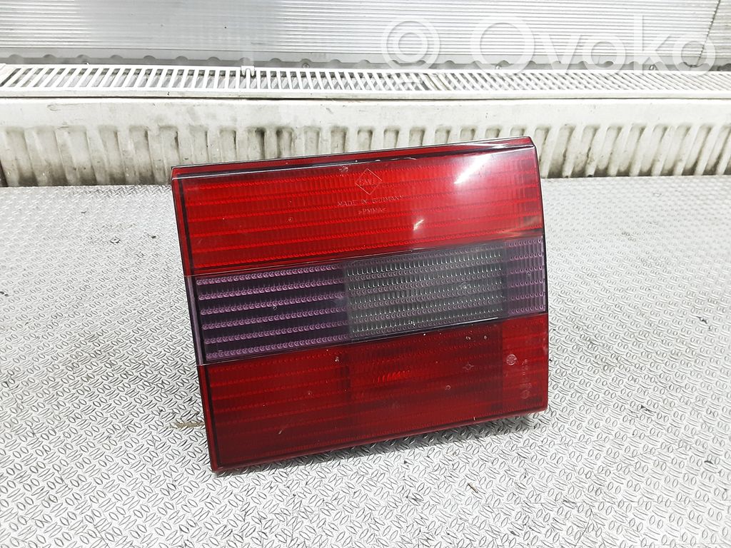 Volkswagen PASSAT B4 Lampy tylnej klapy bagażnika 