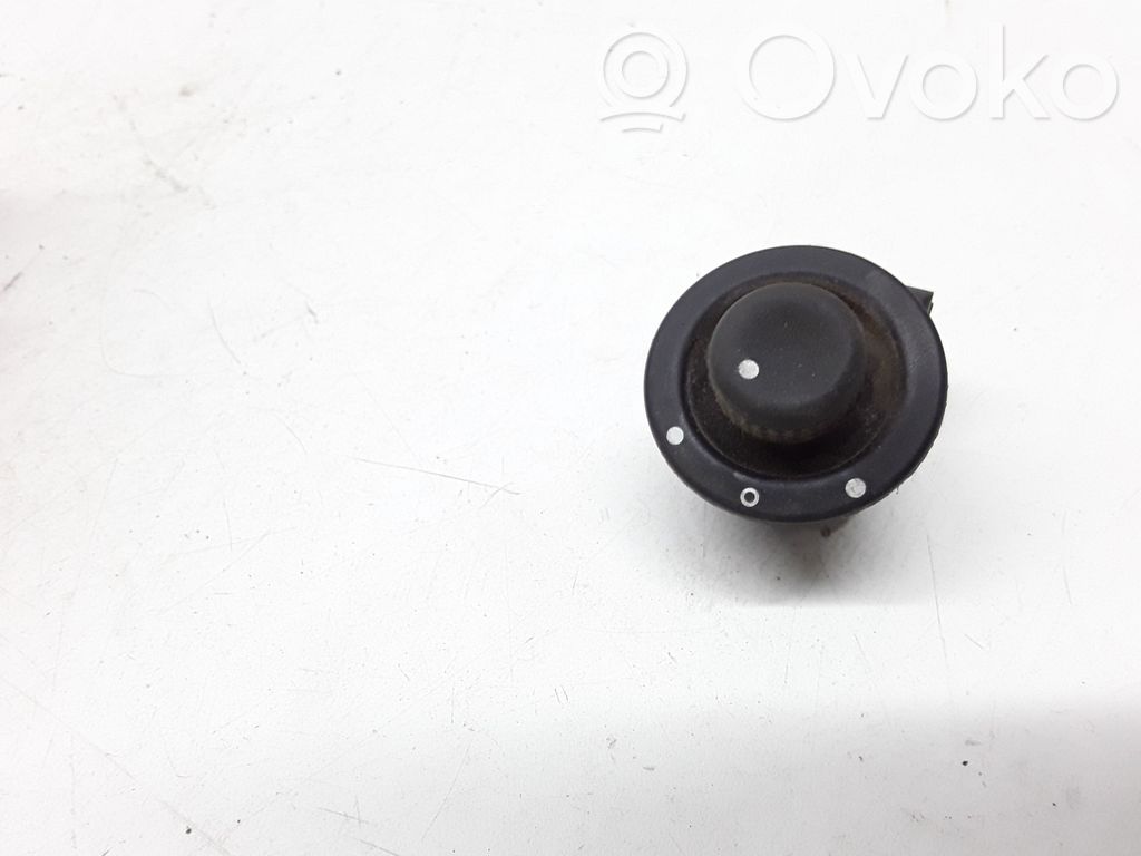 Renault Master II Wing mirror switch 