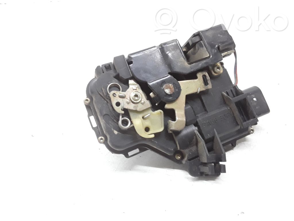 Audi A6 S6 C5 4B Serratura portiera anteriore