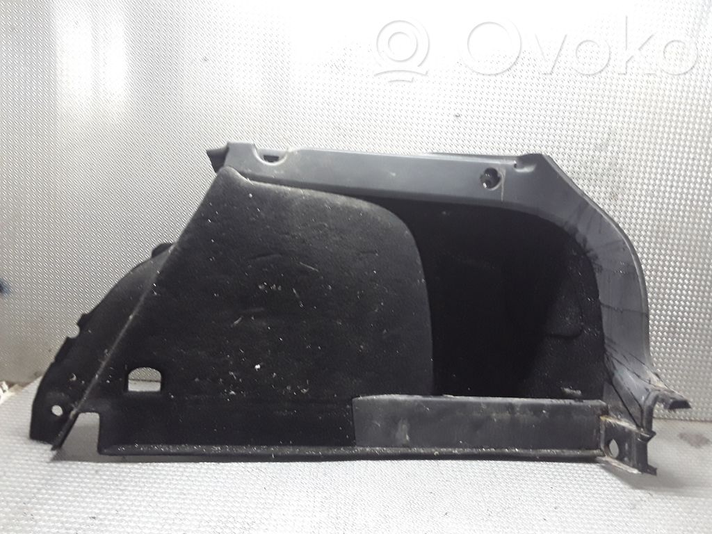 Volkswagen Golf V Boczek / Tapicerka / bagażnika 