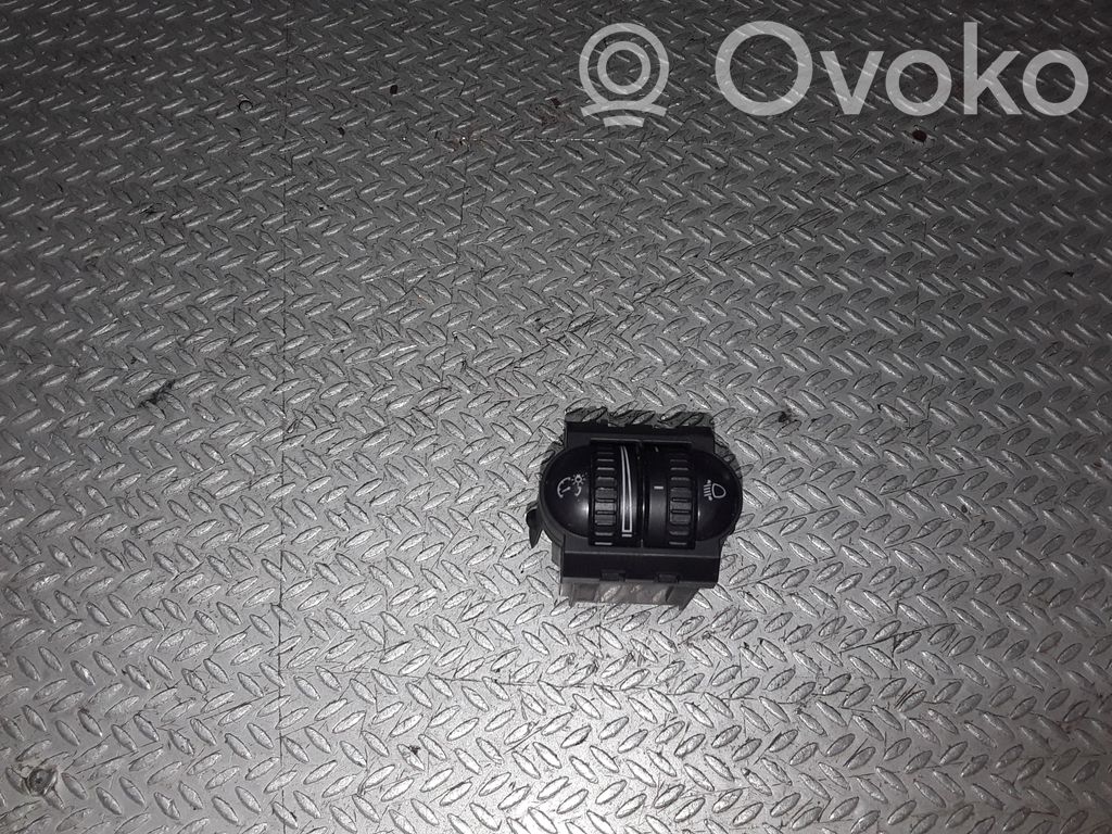 Volkswagen Golf V Comutator control nivel faruri
