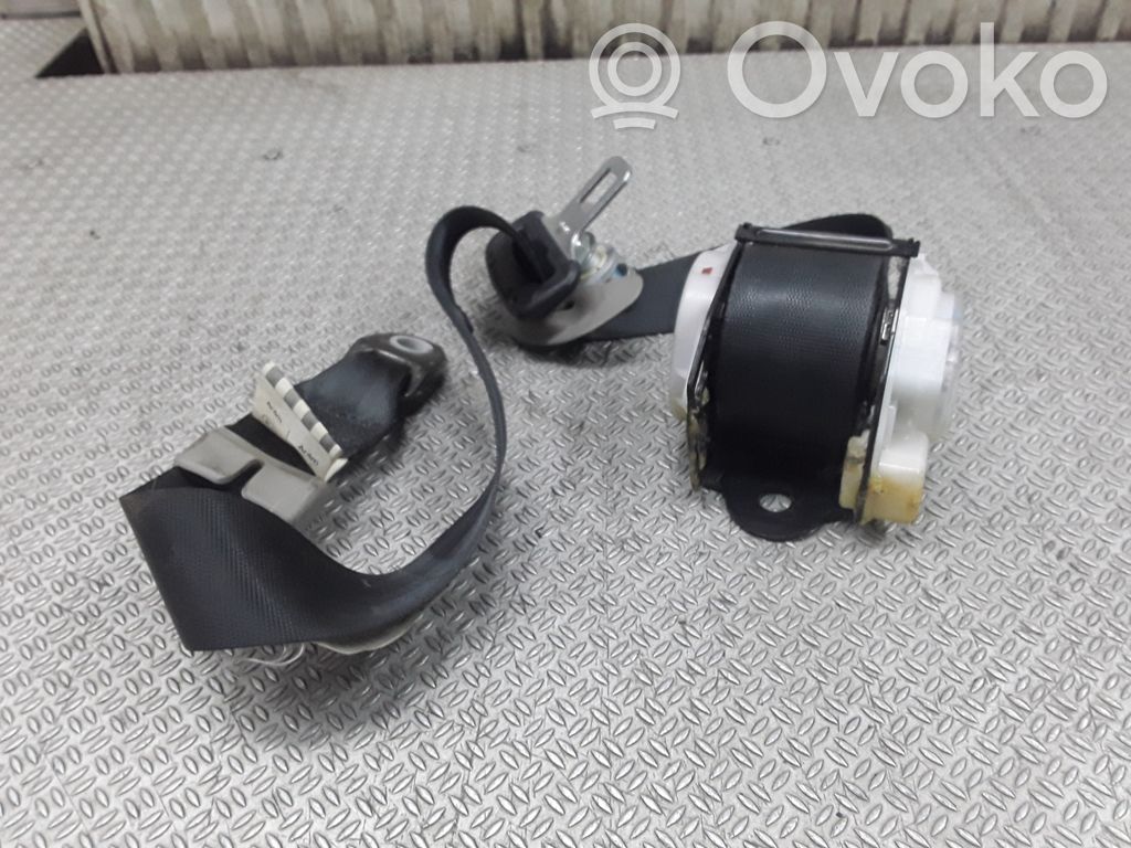 Mitsubishi Grandis Cinturón trasero 