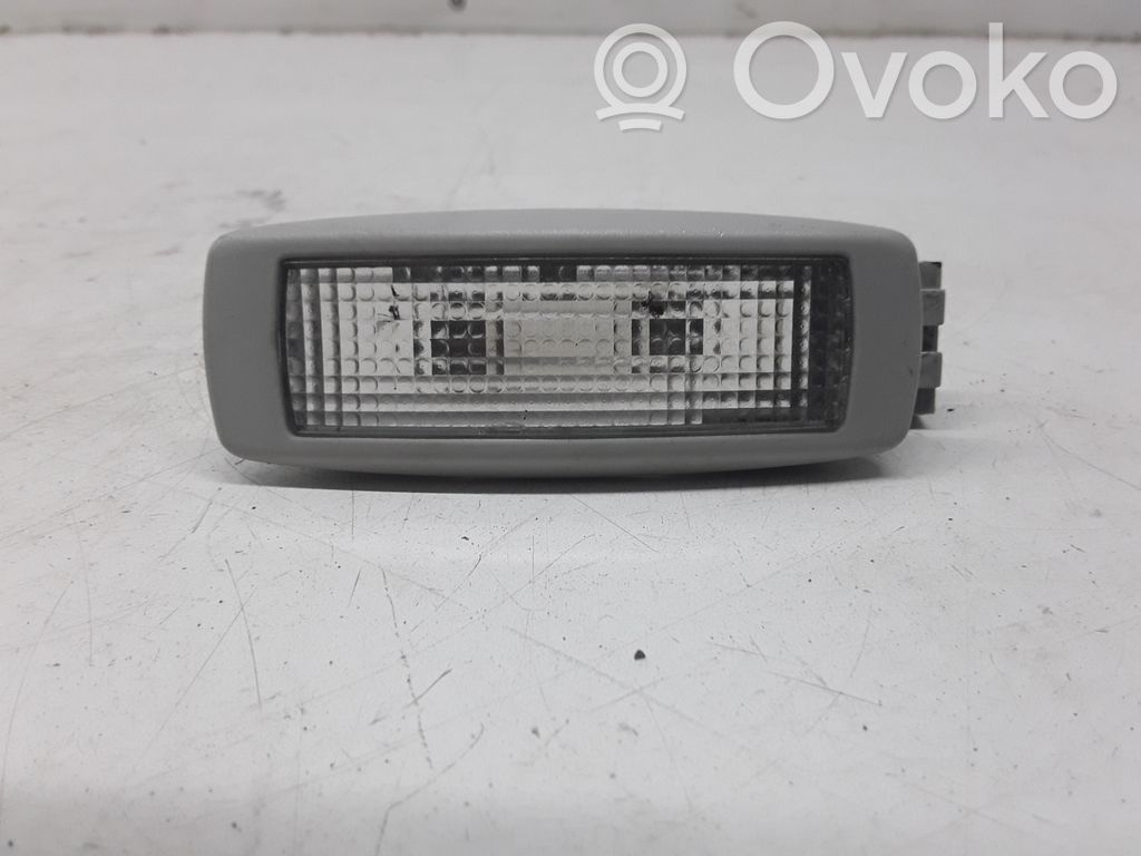 Volkswagen PASSAT B5.5 Luz del asiento trasero 