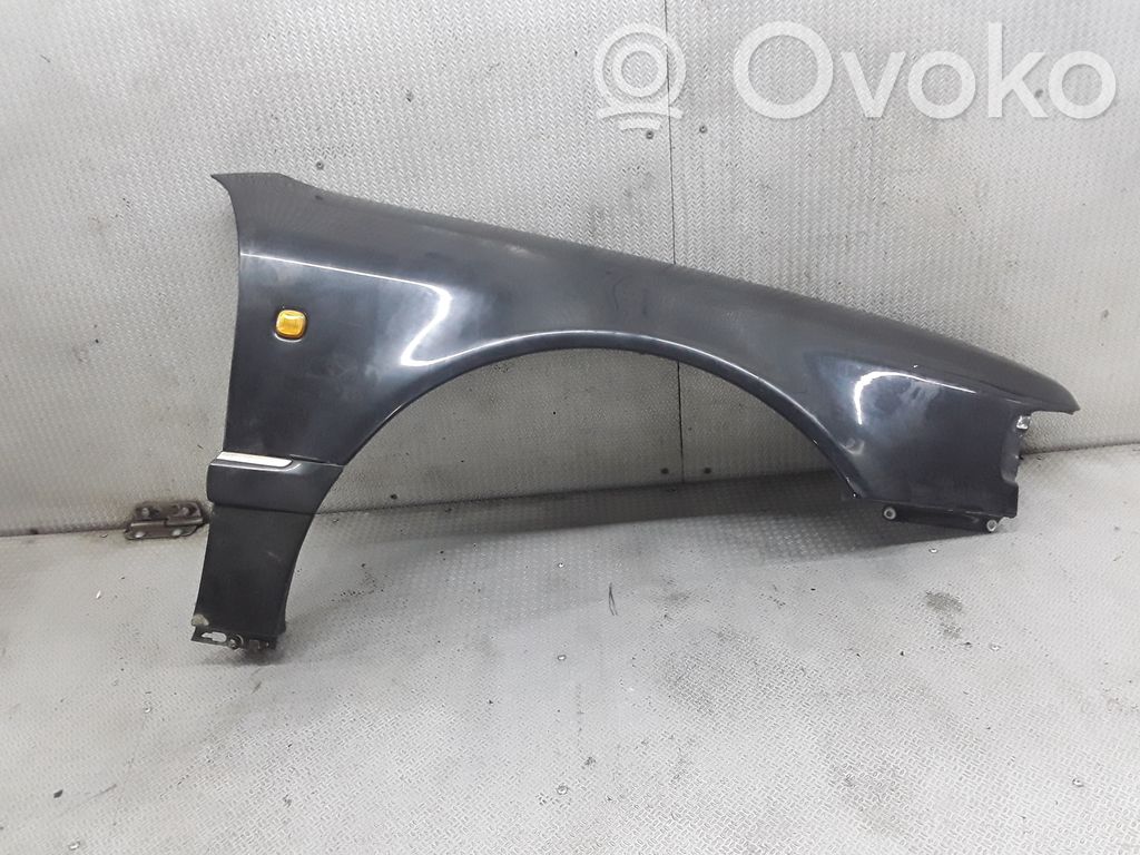 Audi A8 S8 D2 4D Sparnas 