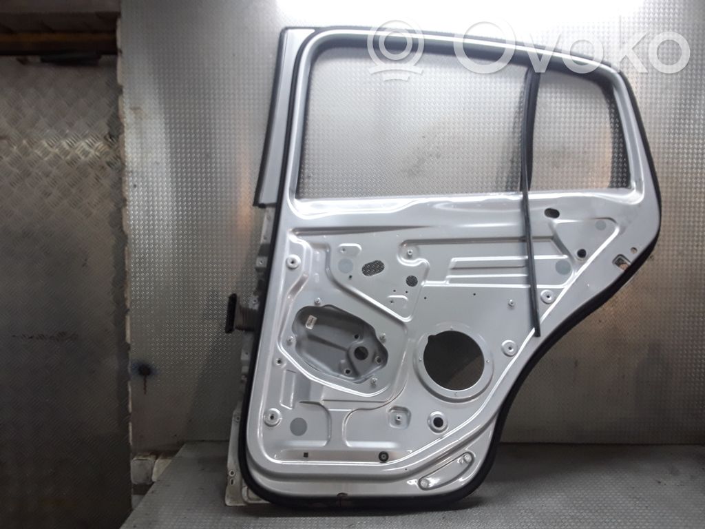 Puerta trasera   5M0833312