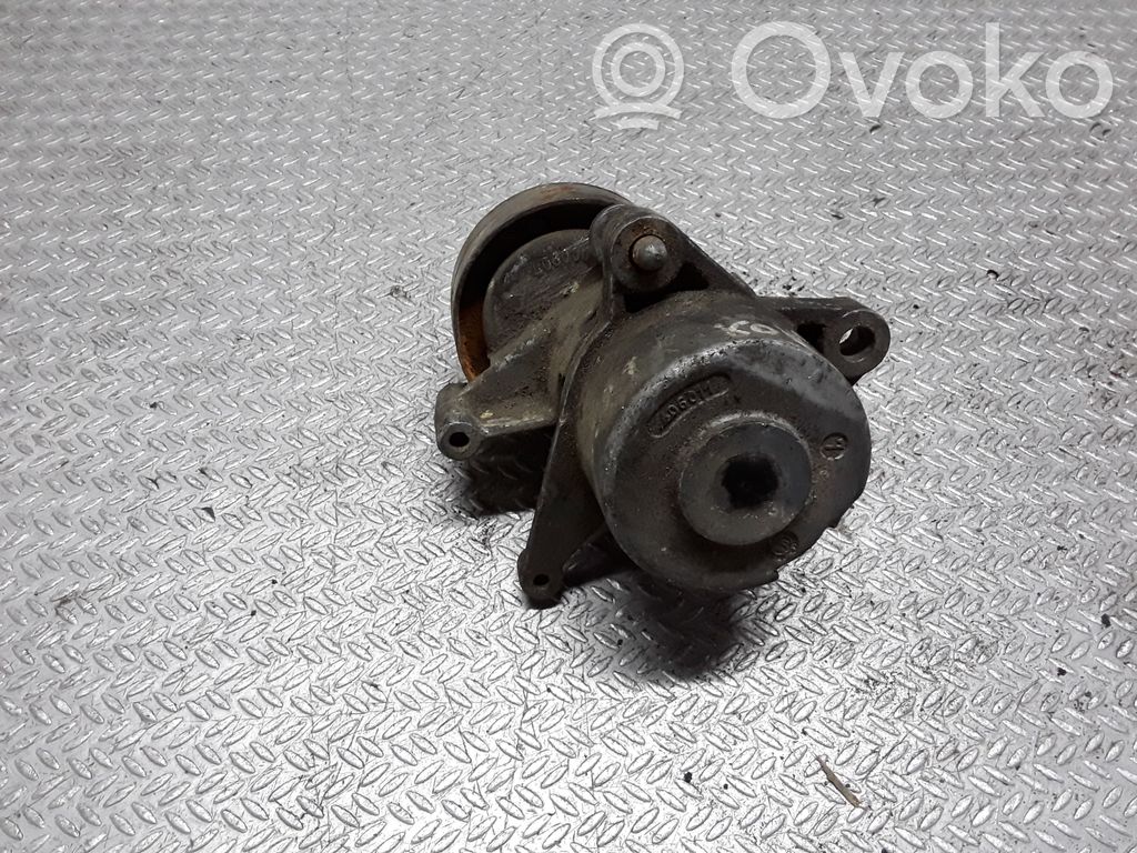 Volkswagen Golf III Napinacz paska alternatora 