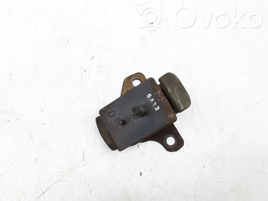 KIA Sorento Engine mount bracket 