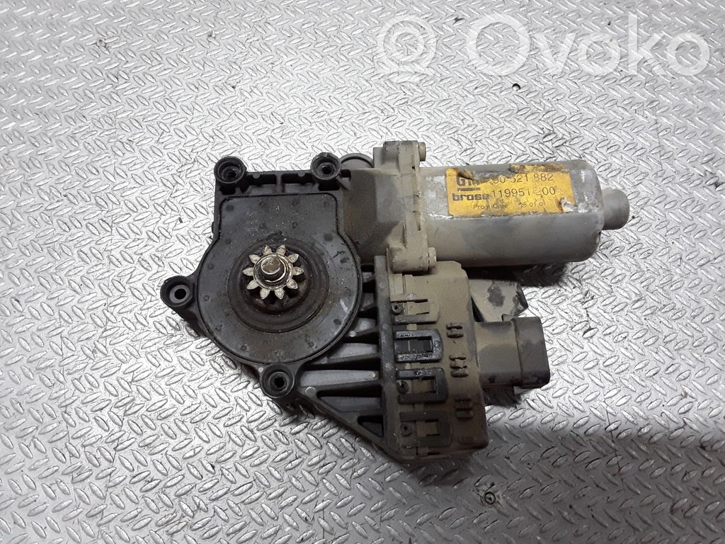 Opel Astra G Silnik regulatora szyby drzwi przednich 