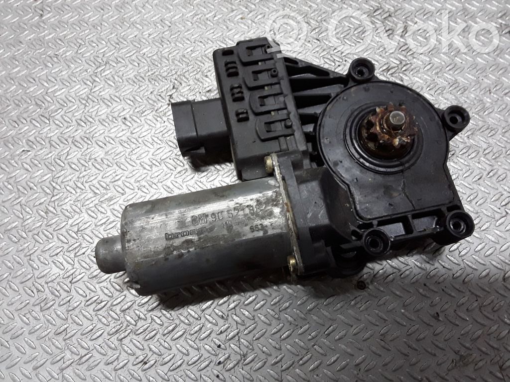 Opel Astra G Silnik regulatora szyby drzwi przednich 