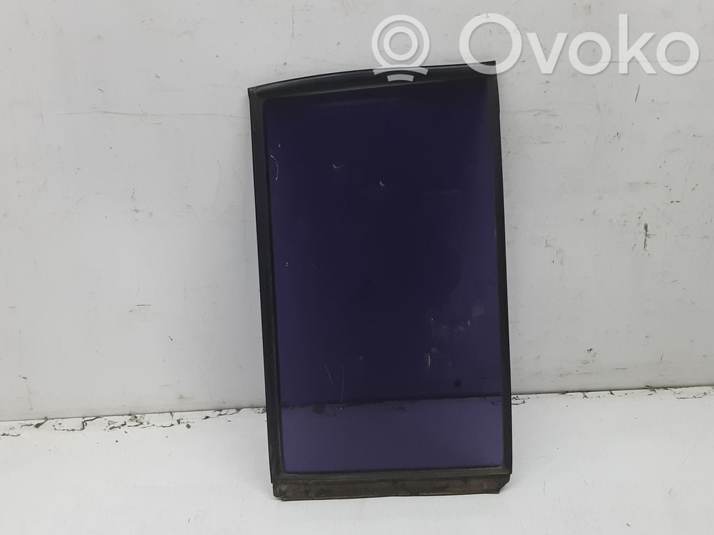Ventanilla de ventilación de la puerta trasera   43R00033