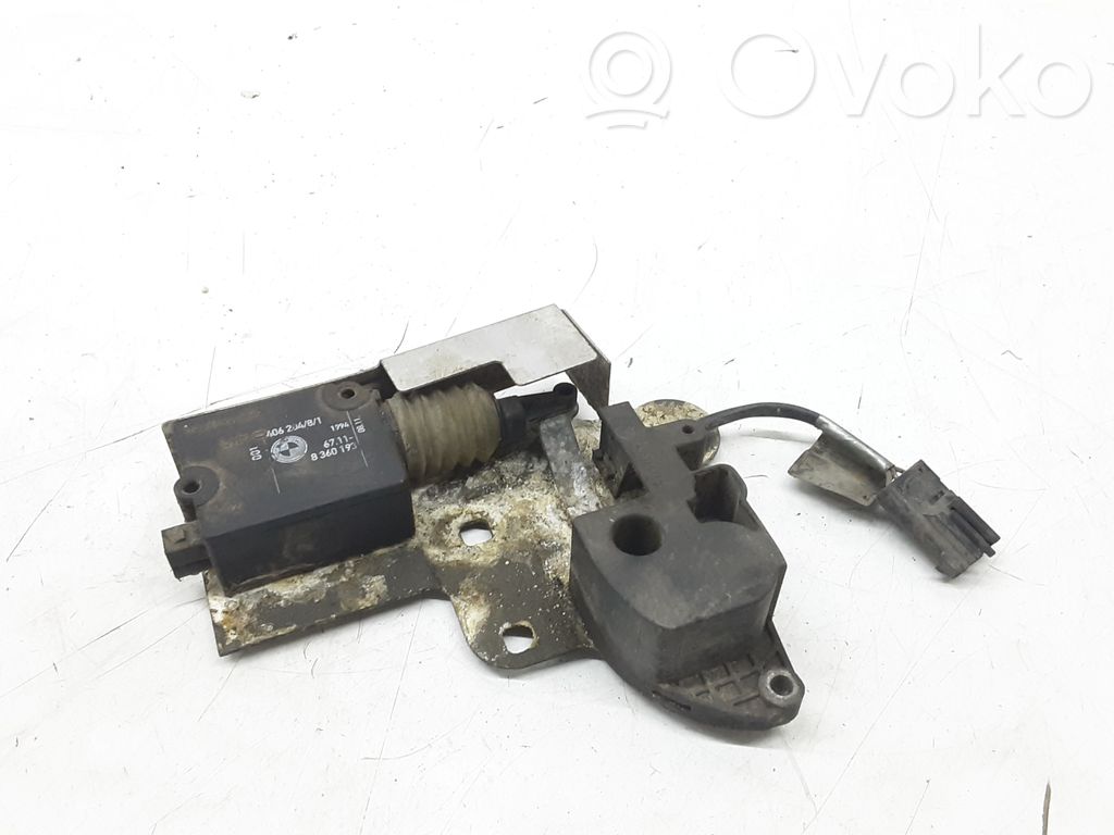Stellmotor Heckklappe Kofferraumdeckel   8360193