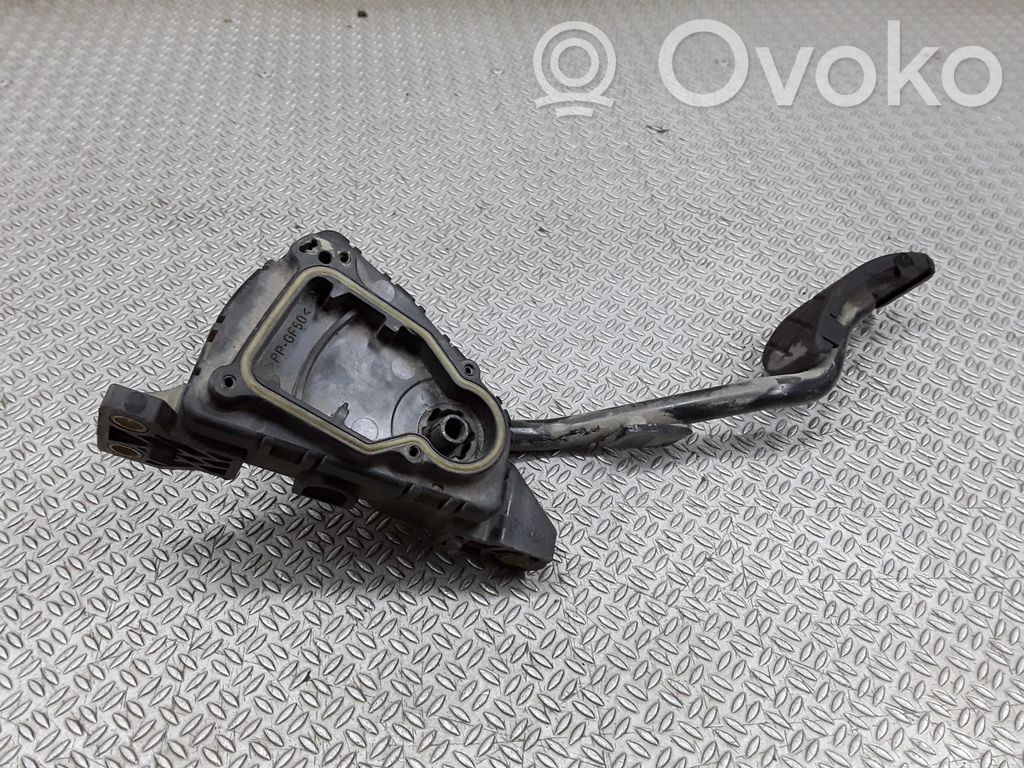 Akceleratoriaus pedalas   1J2721510F