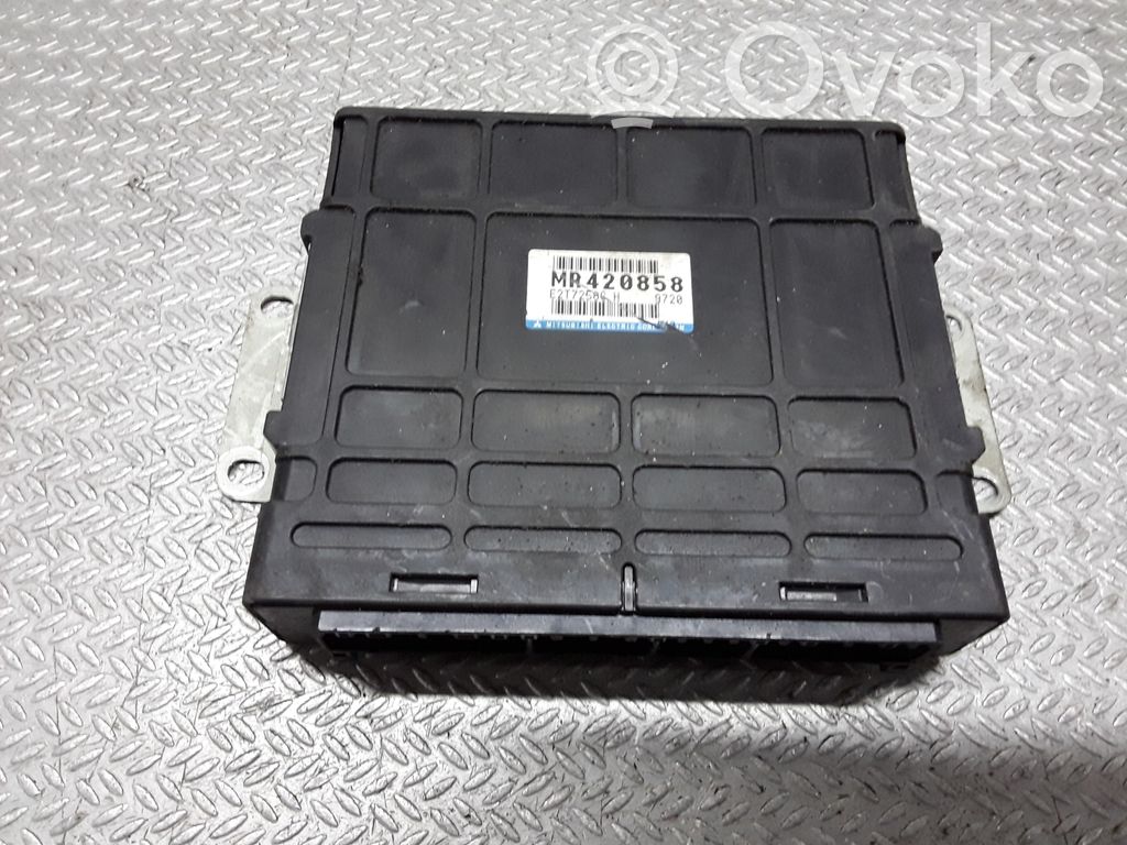 Engine control unit/module   MR420858,E2T72586H