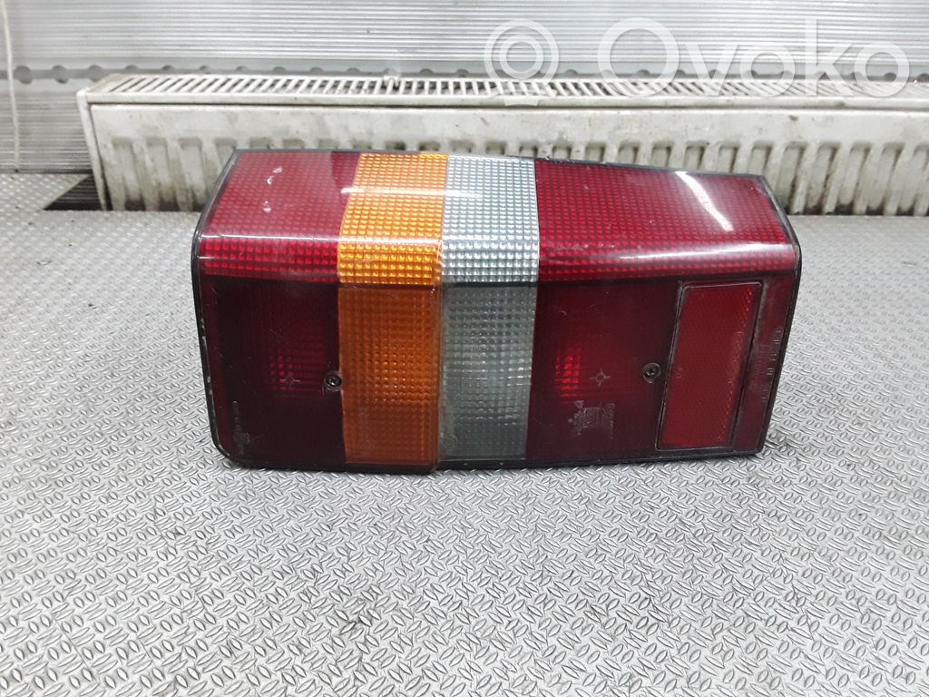 Feux arrière / postérieurs   7R0186070