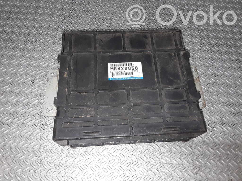 Mitsubishi Space Wagon Engine control unit/module 