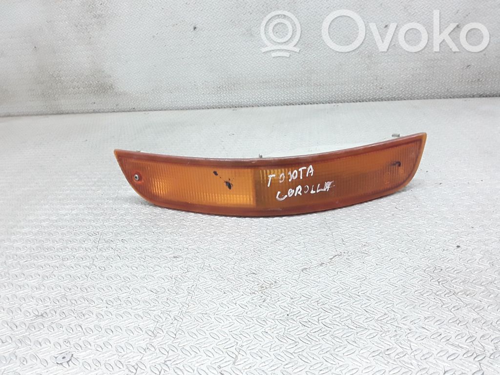 Toyota Corolla E100 Semnalizator față 
