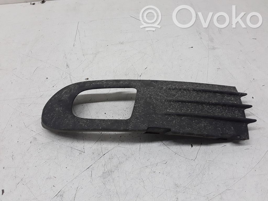 Etusumuvalon ritilä   30655884