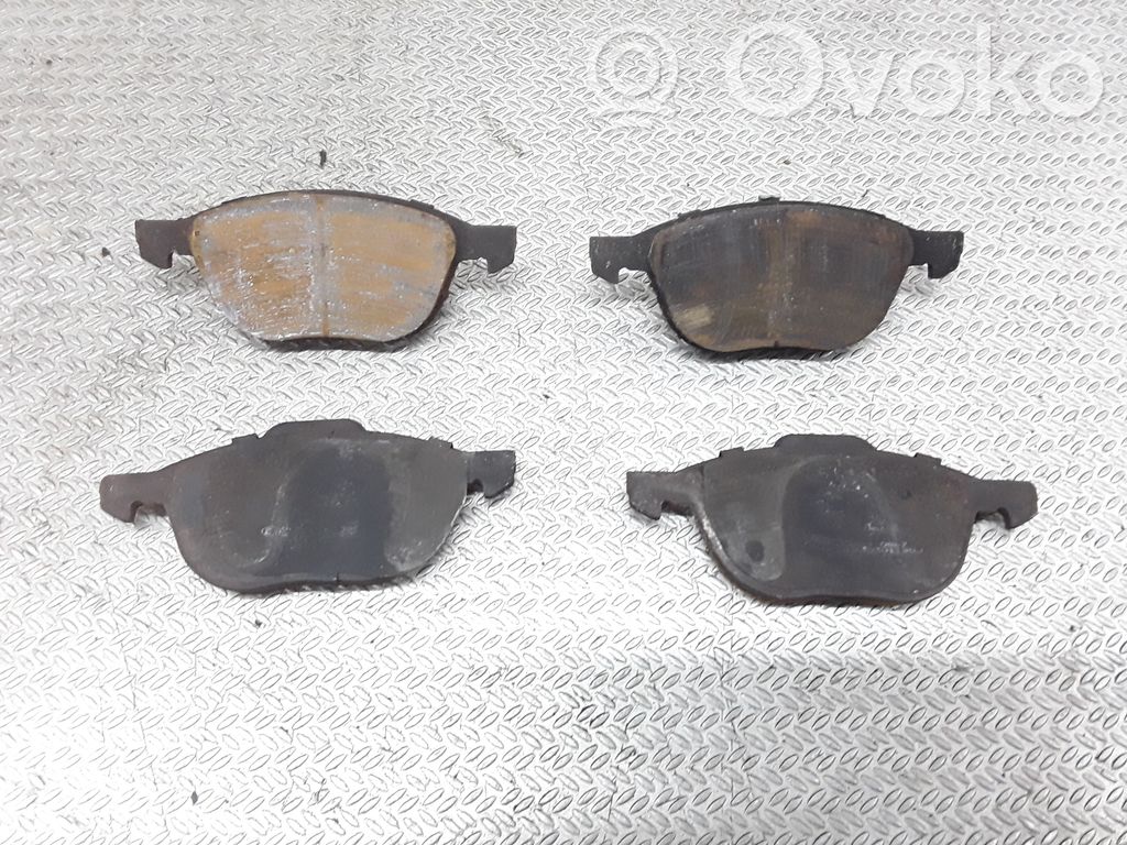 Brake pads (front)