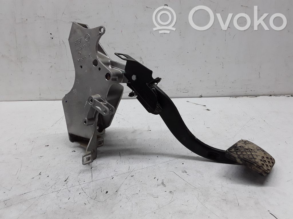 BMW X5 E53 Brake pedal 
