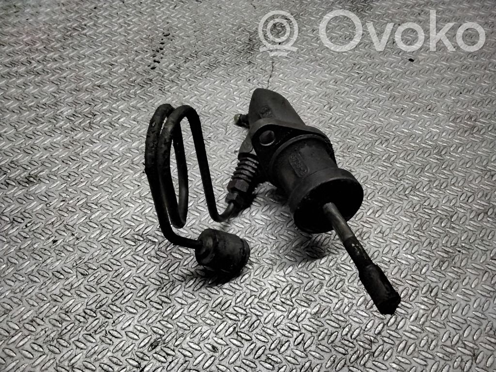 Volvo V70 Clutch slave cylinder 