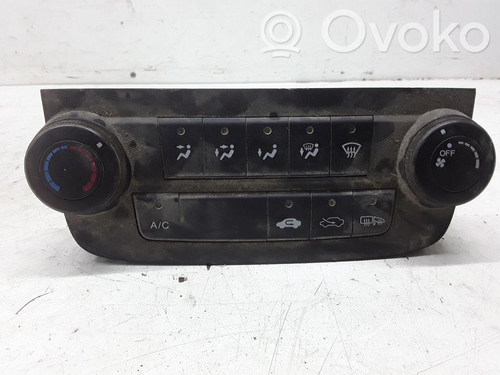 Panel klimatyzacji   D07J7