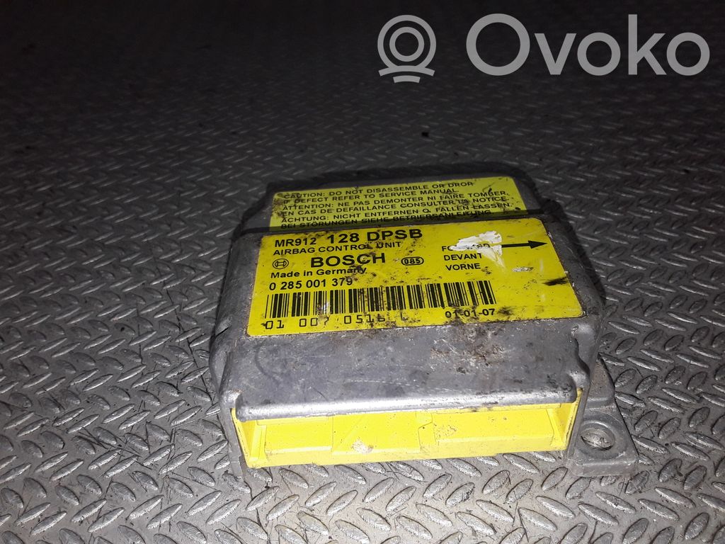 Module de contrôle airbag   MR912128,0285001379