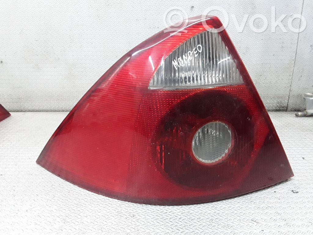 Ford Mondeo Mk III Lampa tylna 