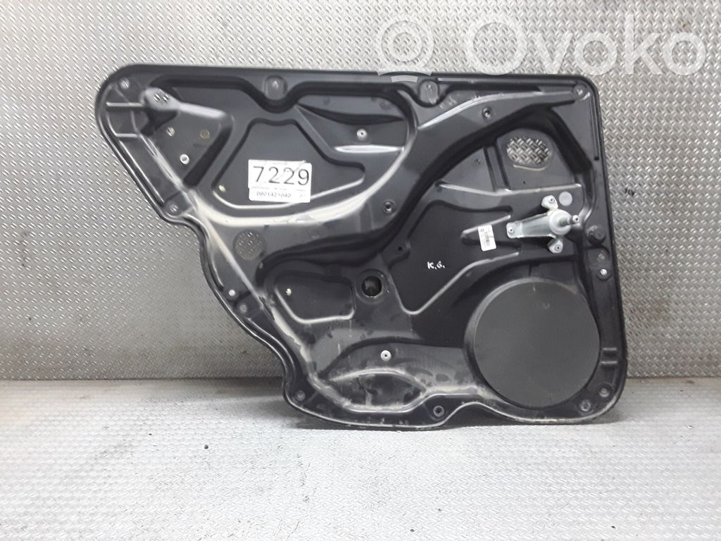 Volkswagen PASSAT B6 Takaoven manuaalinen ikkunan nostin 