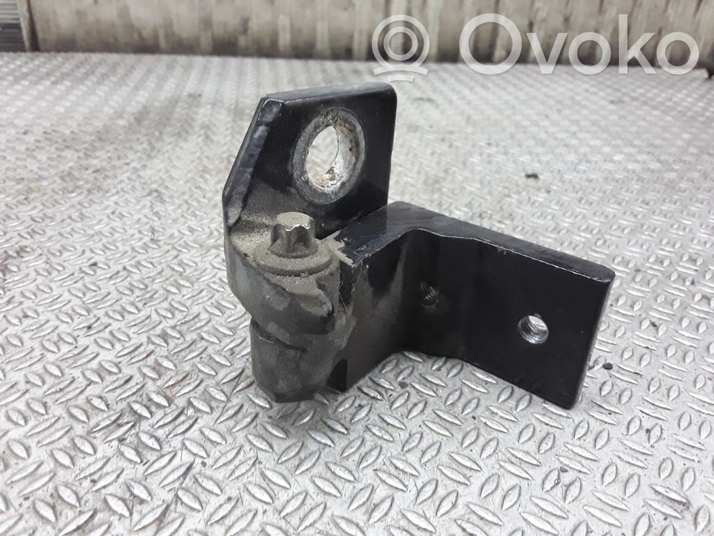 Opel Corsa D Zawias górny drzwi tylnych 