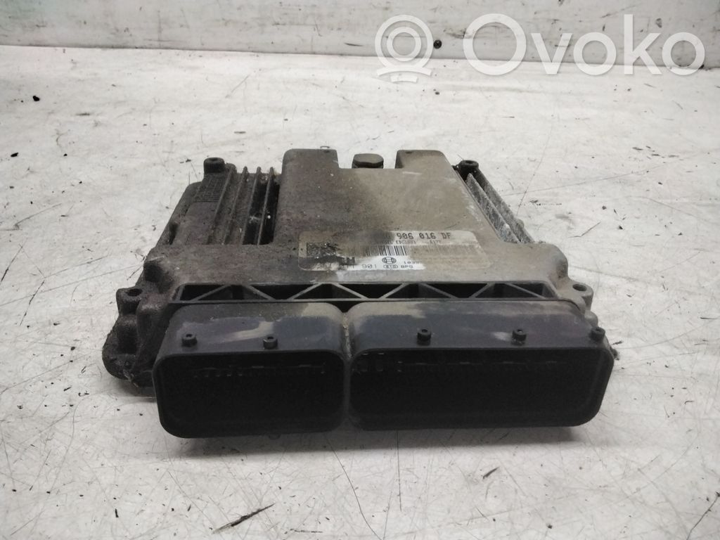 Volkswagen Golf V Engine control unit/module 