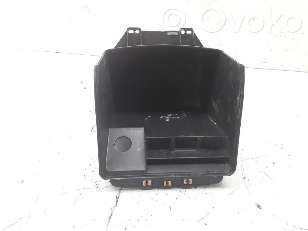 Schowek deski rozdzielczej   92926EB31A