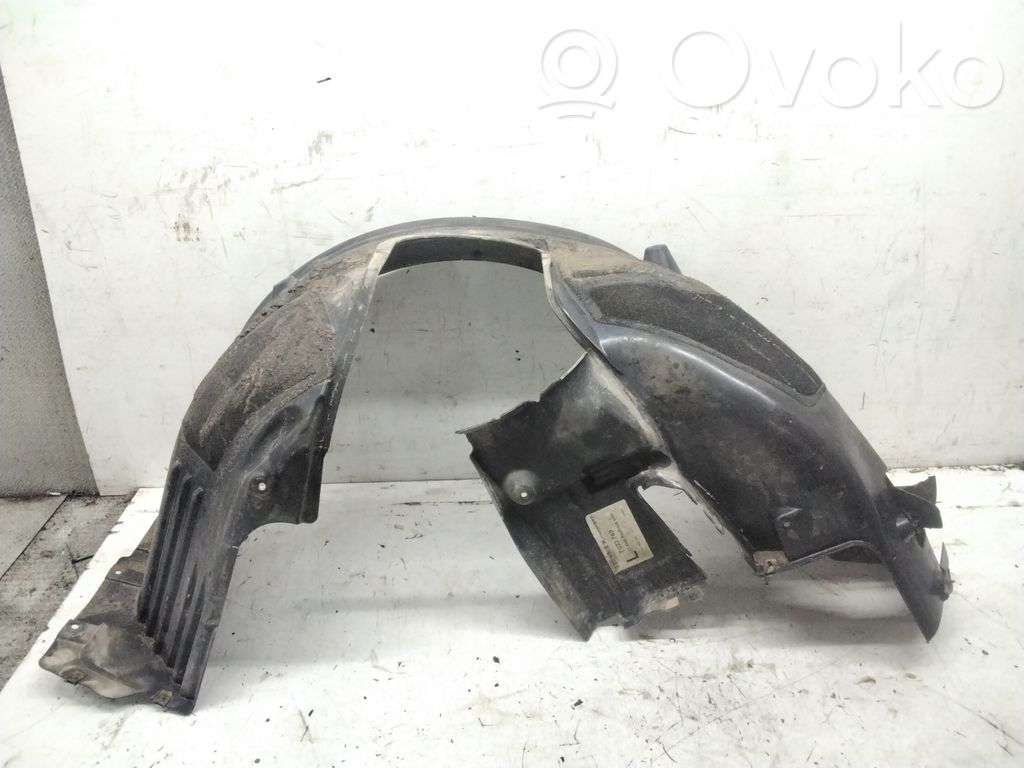 Front wheel arch liner splash guards