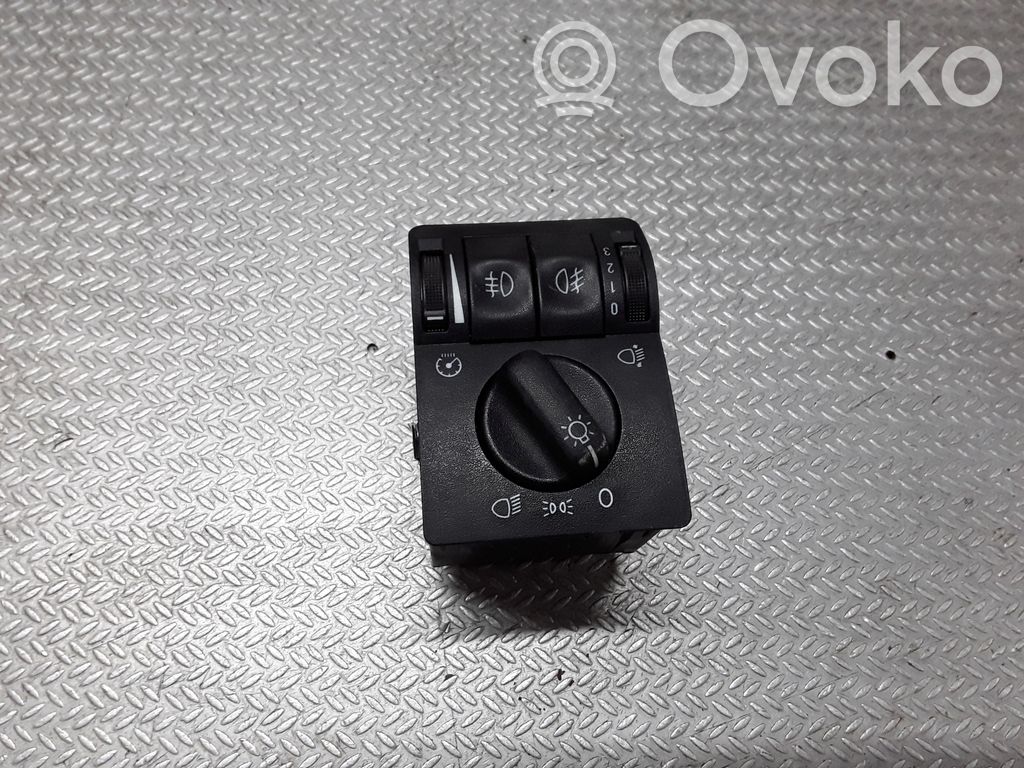 Opel Astra G Light switch 