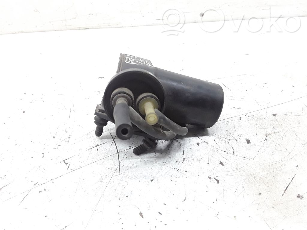 Volvo S40, V40 Pompe à vide verrouillage central 