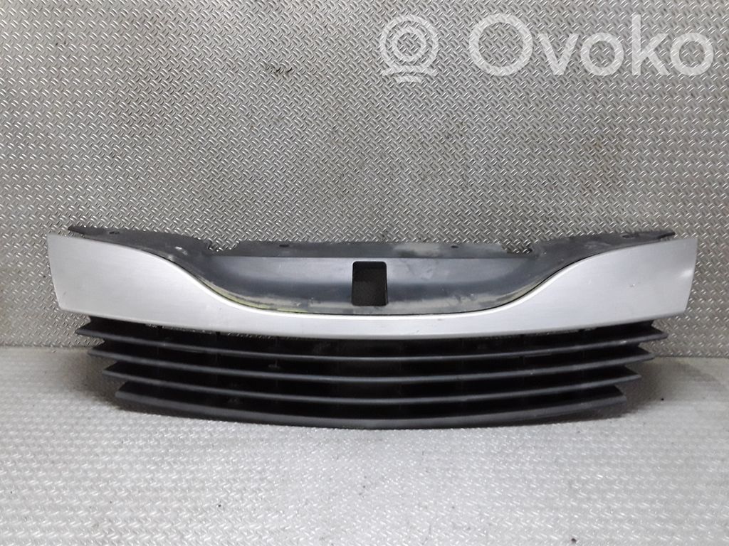 Renault Laguna II Front bumper upper radiator grill 