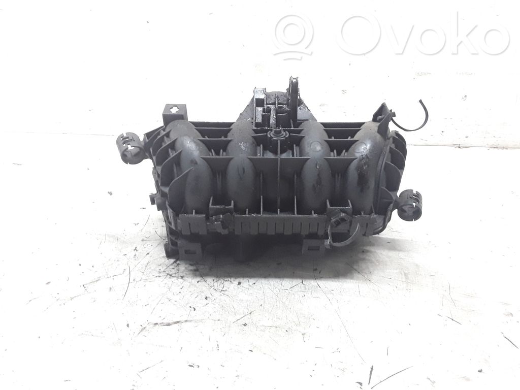 Opel Corsa C Intake manifold 