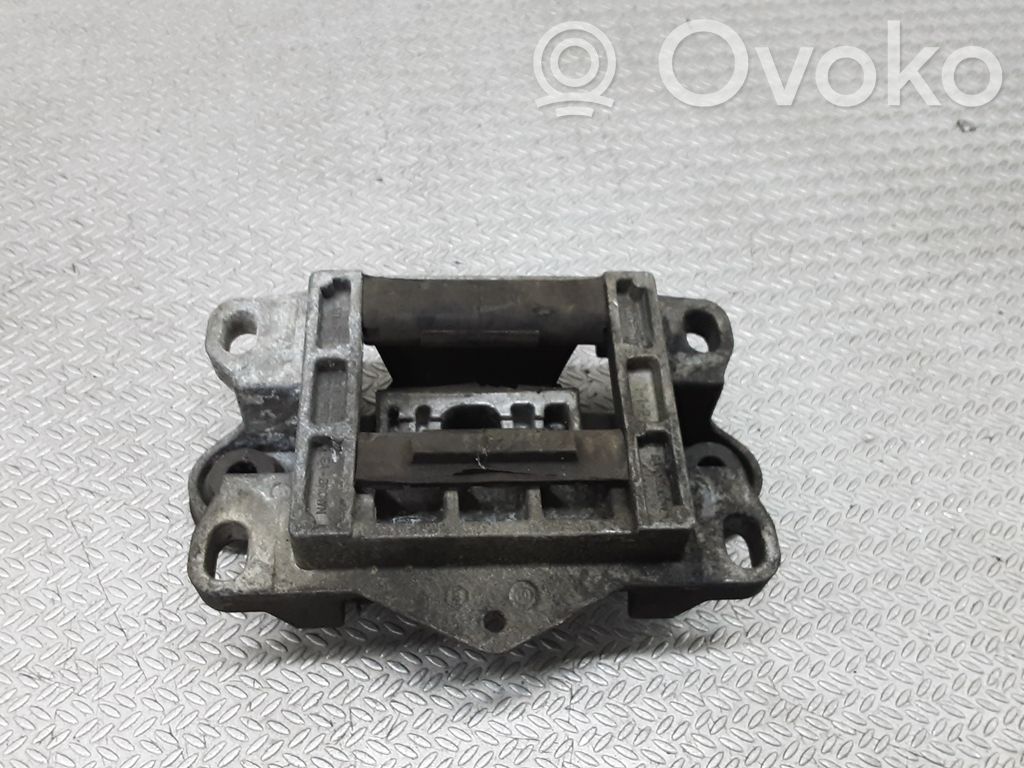 Jaguar X-Type Engine mount bracket 