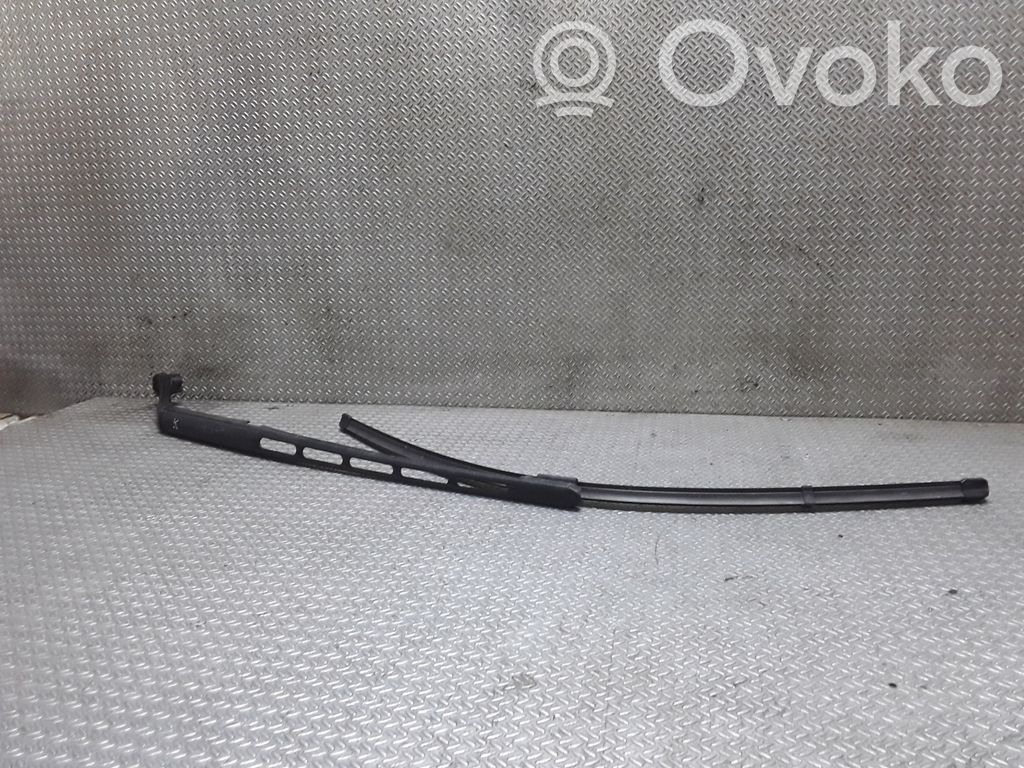 Windshield/front glass wiper blade